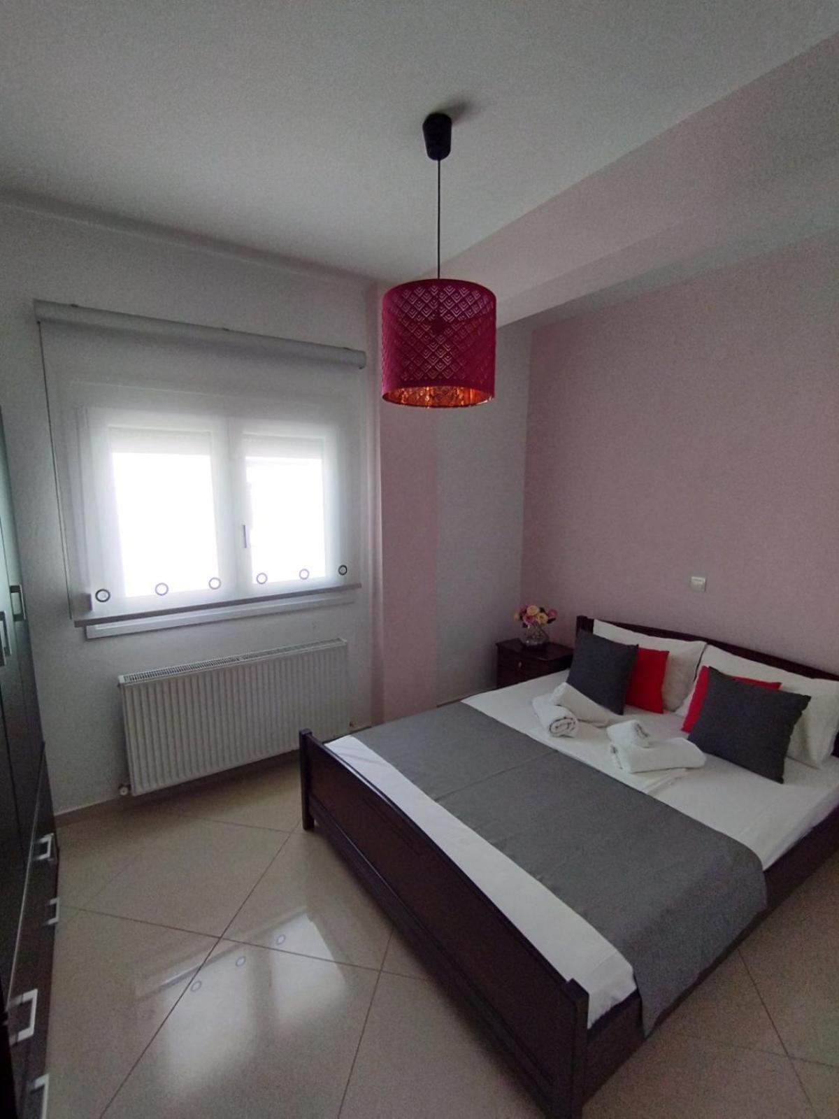 Peramos Luxury Apartment Néa Péramos Екстериор снимка
